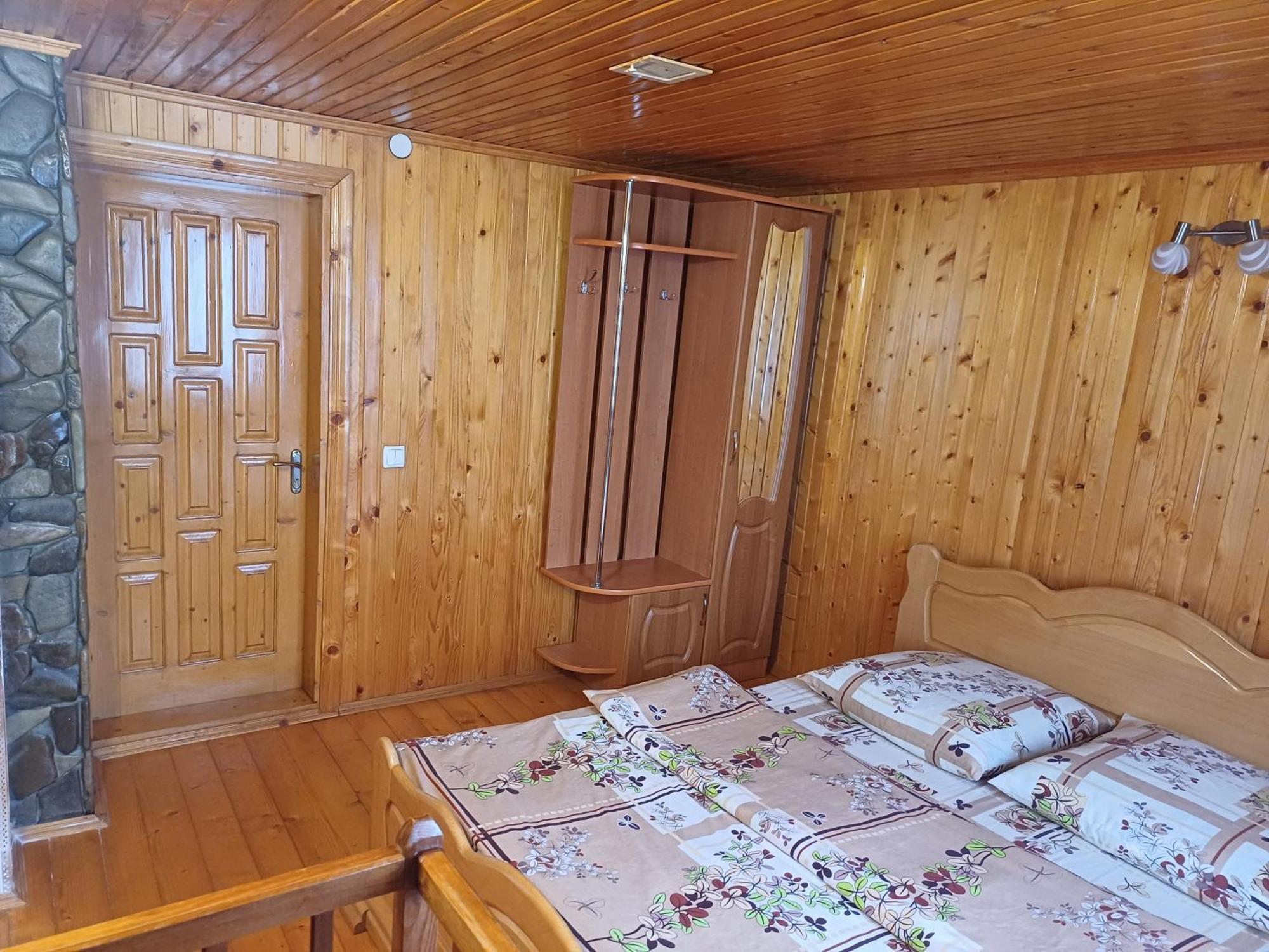 Guest House Panorama Karpat Volosyanka  Extérieur photo